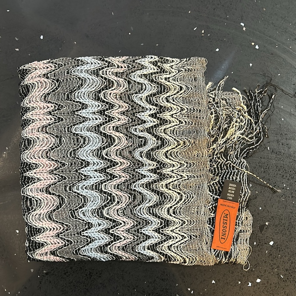 Missoni Scarf - Picture 10 of 10